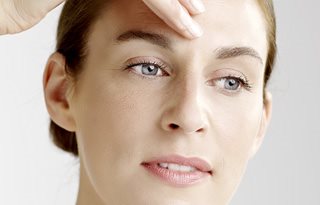 Vrouw gebruikt concentraat